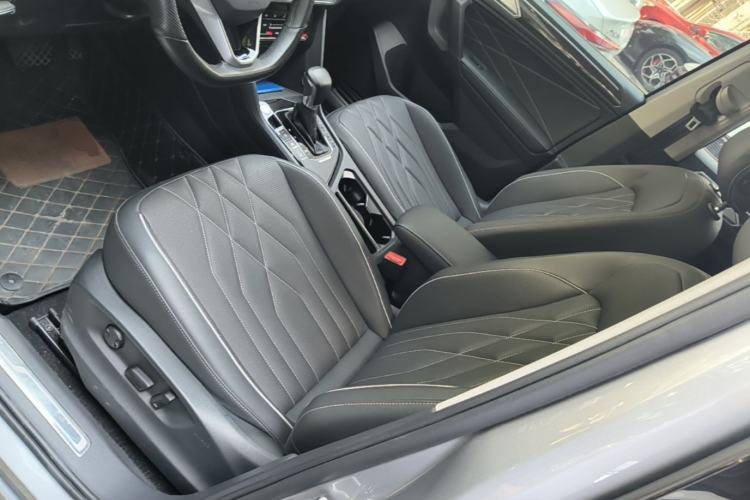 Used Volkswagen Tiguan L New Energy 2022 430 PHEV Plug-in Hybrid Prestige Edition Left Front Seat