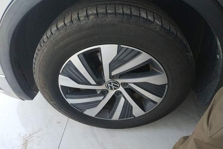 Used Volkswagen Tiguan L New Energy 2022 430 PHEV Plug-in Hybrid Flagship Edition Left Front Wheel Hub