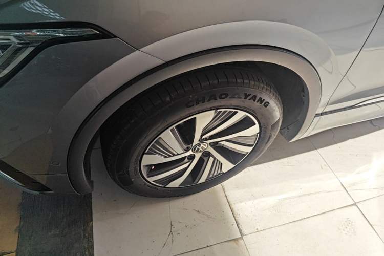 Used Volkswagen Tiguan L New Energy 2022 430 PHEV Plug-in Hybrid Flagship Edition Left Front Wheel Hub