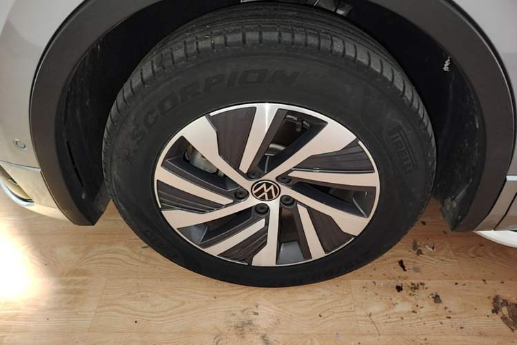 Used Volkswagen Tiguan L New Energy 2022 430 PHEV Plug-in Hybrid Flagship Edition Left Front Wheel Hub