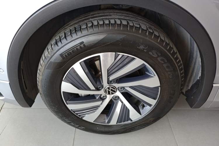 Used Volkswagen Tiguan L New Energy 2022 430 PHEV Plug-in Hybrid Flagship Edition Left Front Wheel Hub