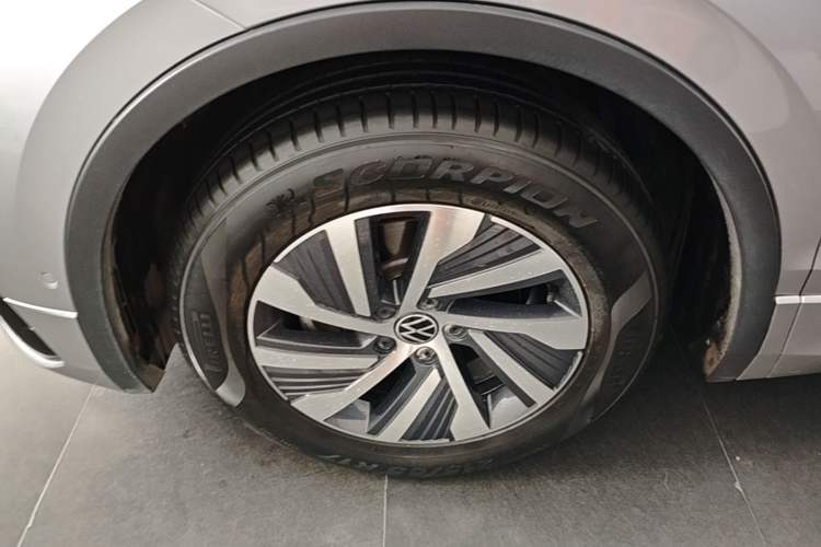 Used Volkswagen Tiguan L New Energy 2022 430 PHEV Plug-in Hybrid Flagship Edition Left Front Wheel Hub