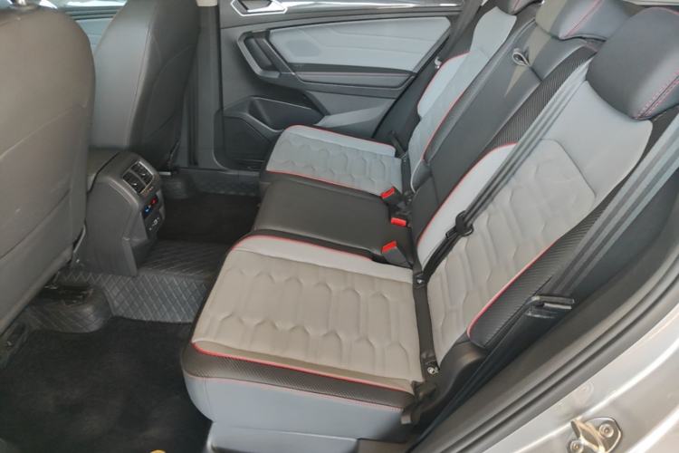 Used Volkswagen Tiguan L New Energy 2022 430 PHEV Plug-in Hybrid Flagship Edition Left Rear Seat