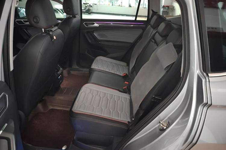 Used Volkswagen Tiguan L New Energy 2022 430 PHEV Plug-in Hybrid Flagship Edition Left Rear Seat