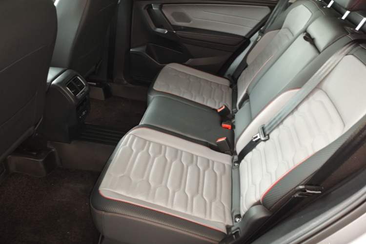 Used Volkswagen Tiguan L New Energy 2022 430 PHEV Plug-in Hybrid Flagship Edition Left Rear Seat