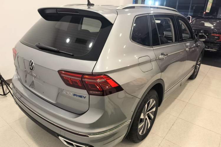 Used Volkswagen Tiguan L New Energy 2022 430 PHEV Plug-in Hybrid Flagship Edition Rear Right 45 Deg