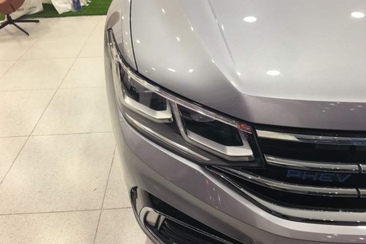 Used Volkswagen Tiguan L New Energy 2022 430 PHEV Plug-in Hybrid Flagship Edition Right Front Headlight