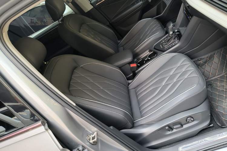 Used Volkswagen Tiguan L New Energy 2022 430 PHEV Plug-in Hybrid Prestige Edition Right Front Seat