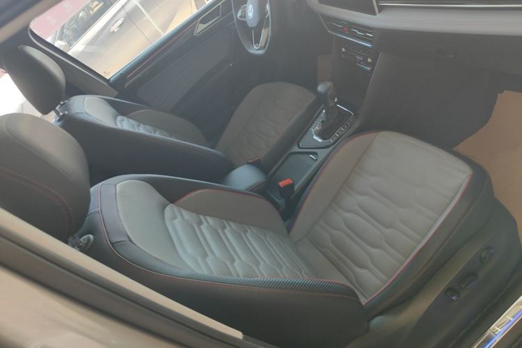 Used Volkswagen Tiguan L New Energy 2022 430 PHEV Plug-in Hybrid Flagship Edition Right Front Seat