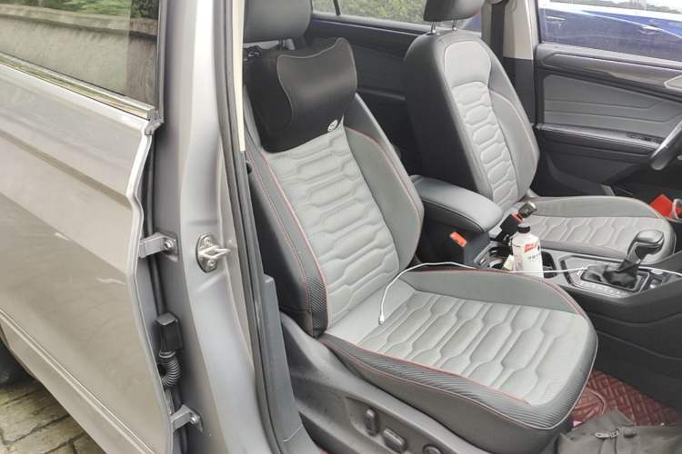 Used Volkswagen Tiguan L New Energy 2022 430 PHEV Plug-in Hybrid Prestige Edition Right Front Seat