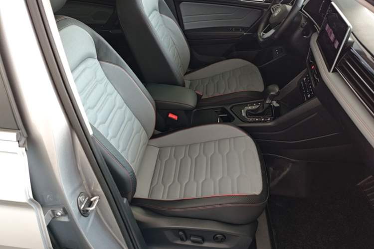 Used Volkswagen Tiguan L New Energy 2022 430 PHEV Plug-in Hybrid Flagship Edition Right Front Seat
