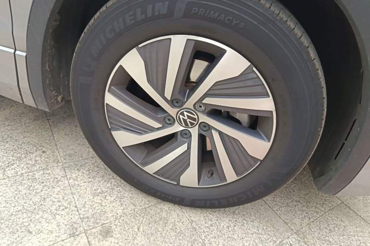 Used Volkswagen Tiguan L New Energy 2022 430 PHEV Plug-in Hybrid Flagship Edition Right Front Wheel Hub