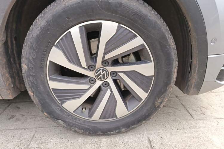 Used Volkswagen Tiguan L New Energy 2022 430 PHEV Plug-in Hybrid Flagship Edition Right Front Wheel Hub