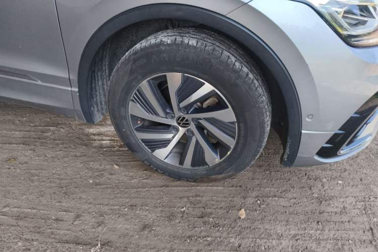 Used Volkswagen Tiguan L New Energy 2022 430 PHEV Plug-in Hybrid Flagship Edition Right Front Wheel Hub