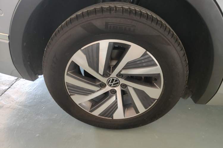 Used Volkswagen Tiguan L New Energy 2022 430 PHEV Plug-in Hybrid Flagship Edition Right Rear Wheel Hub
