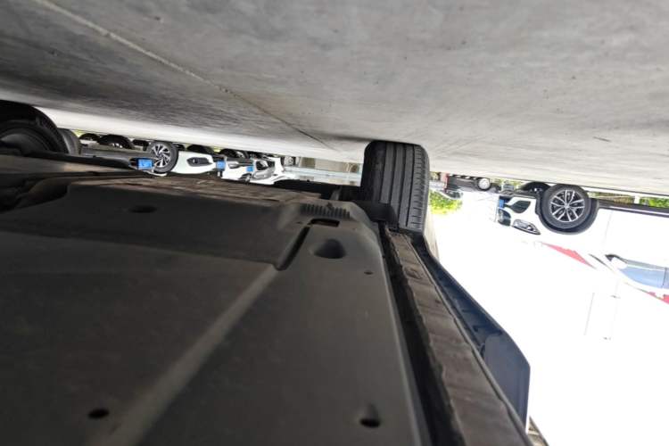 Used Volkswagen Tiguan L New Energy 2022 430 PHEV Plug-in Hybrid Prestige Edition Right Side Sill
