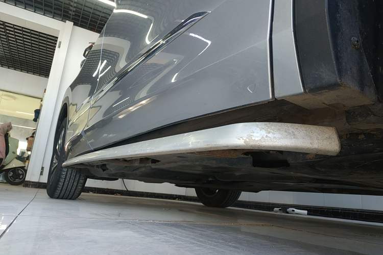 Used Volkswagen Tiguan L New Energy 2022 430 PHEV Plug-in Hybrid Flagship Edition Right Side Sill