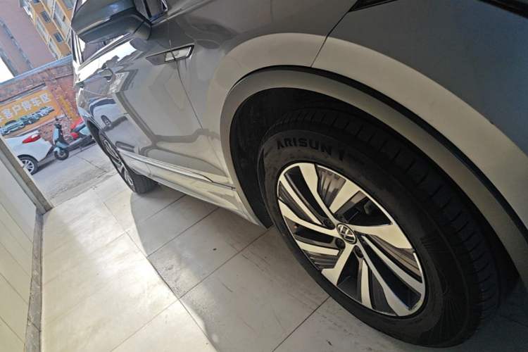 Used Volkswagen Tiguan L New Energy 2022 430 PHEV Plug-in Hybrid Flagship Edition Right Side Sill