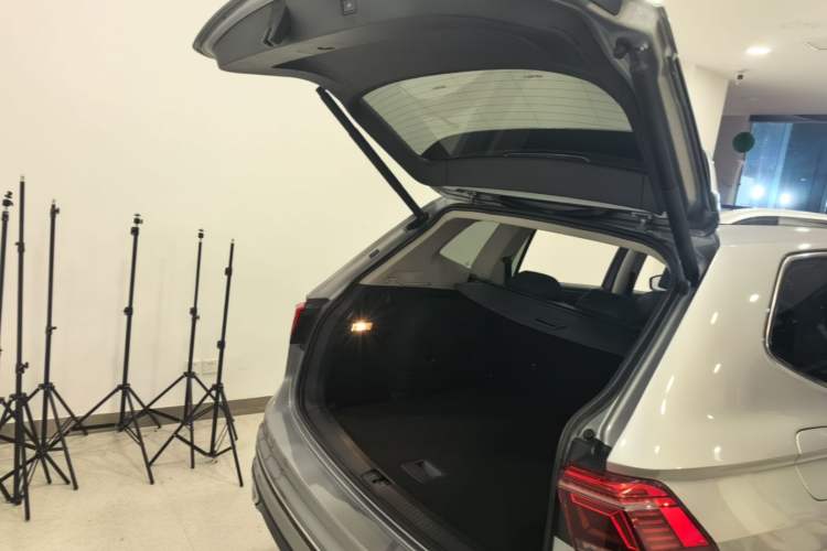 Used Volkswagen Tiguan L New Energy 2022 430 PHEV Plug-in Hybrid Flagship Edition Trunk