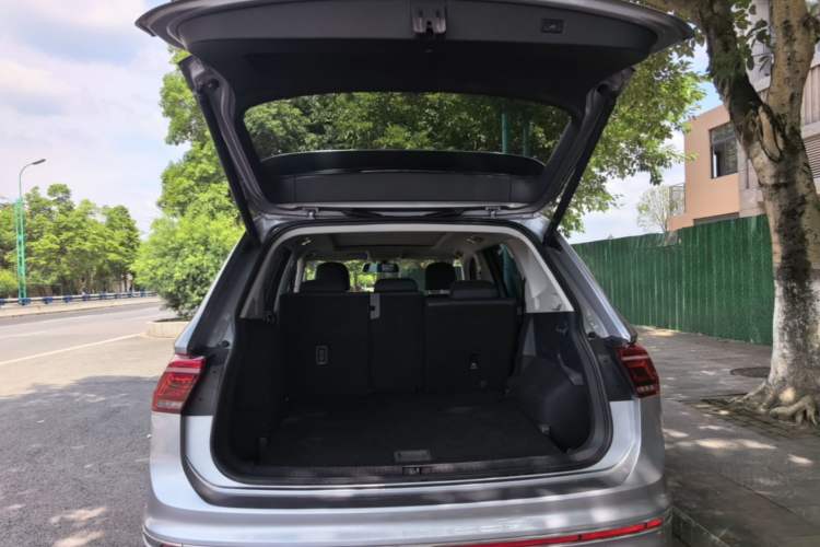 Used Volkswagen Tiguan L New Energy 2022 430 PHEV Plug-in Hybrid Prestige Edition Trunk