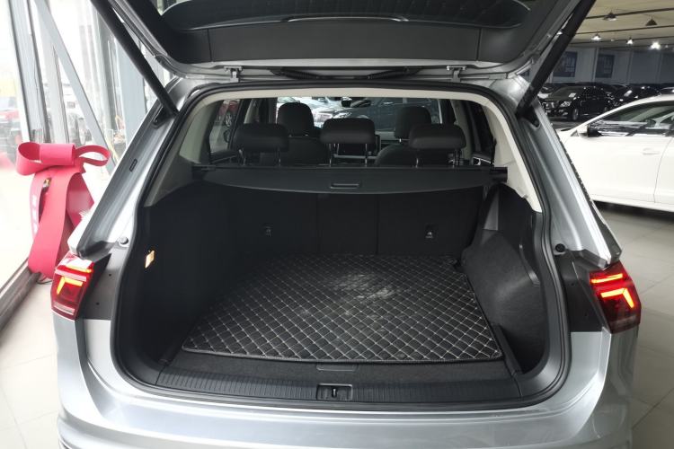 Used Volkswagen Tiguan L New Energy 2022 430 PHEV Plug-in Hybrid Flagship Edition Trunk