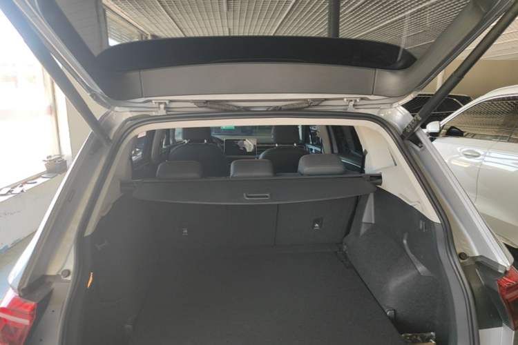 Used Volkswagen Tiguan L New Energy 2022 430 PHEV Plug-in Hybrid Flagship Edition Trunk