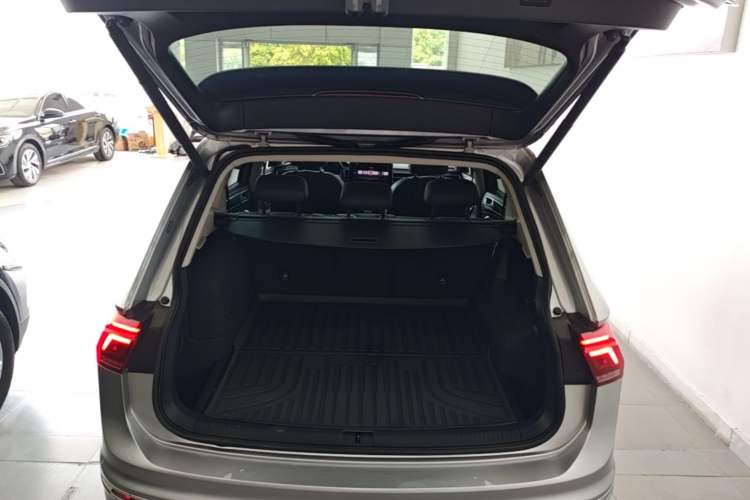 Used Volkswagen Tiguan L New Energy 2022 430 PHEV Plug-in Hybrid Flagship Edition Trunk