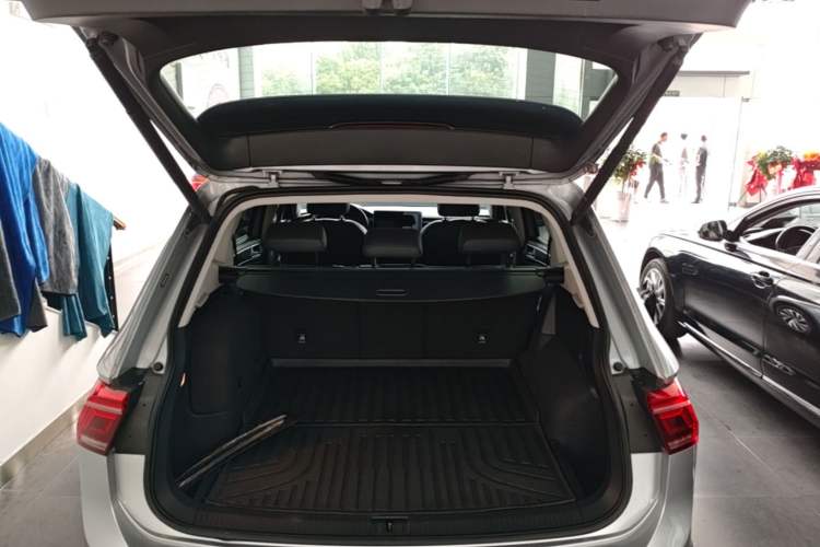 Used Volkswagen Tiguan L New Energy 2022 430 PHEV Plug-in Hybrid Flagship Edition Trunk