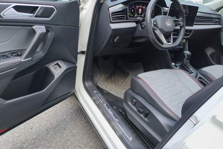 Used Volkswagen Tiguan L New Energy 2022 430 PHEV Plug-in Hybrid Flagship Edition Driver Seat