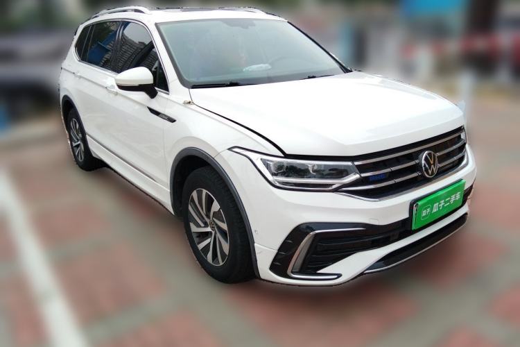 Used Volkswagen Tiguan L New Energy 2022 430 PHEV Plug-in Hybrid Prestige Edition Front Right 45 Deg