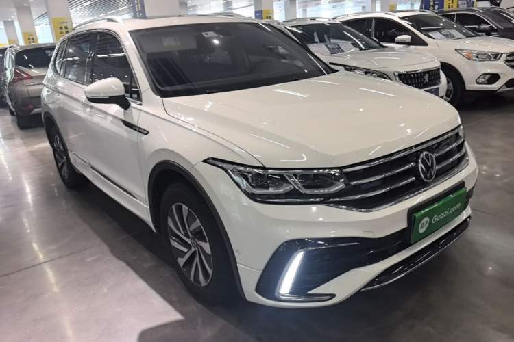 Used Volkswagen Tiguan L New Energy 2022 430 PHEV Plug-in Hybrid Flagship Edition Front Right 45 Deg