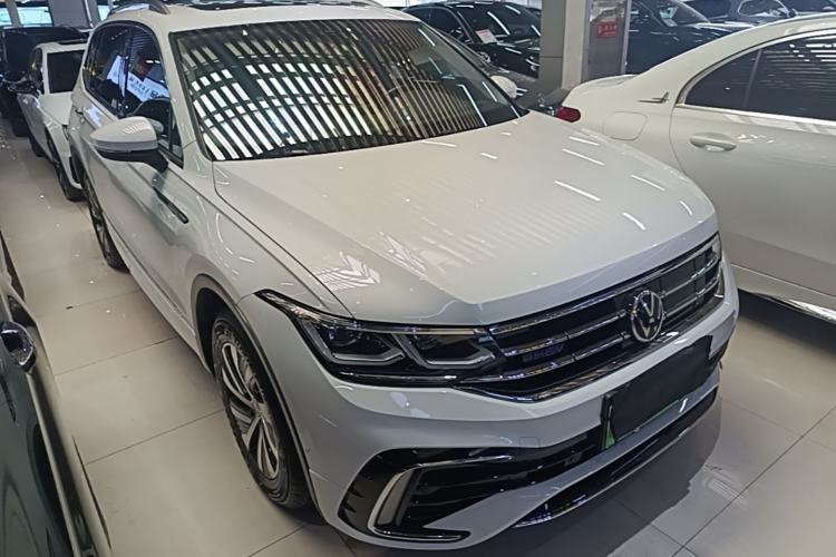 Used Volkswagen Tiguan L New Energy 2022 430 PHEV Plug-in Hybrid Prestige Edition Front Right 45 Deg