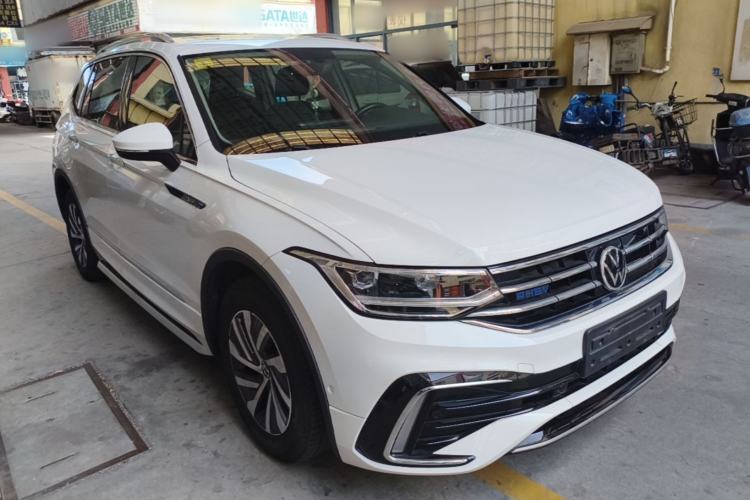 Used Volkswagen Tiguan L New Energy 2022 430 PHEV Plug-in Hybrid Prestige Edition Front Right 45 Deg