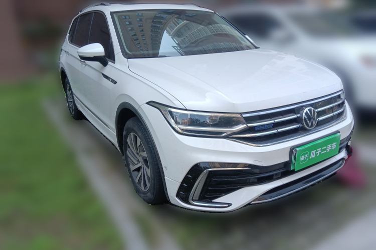 Used Volkswagen Tiguan L New Energy 2022 430 PHEV Plug-in Hybrid Prestige Edition Front Right 45 Deg