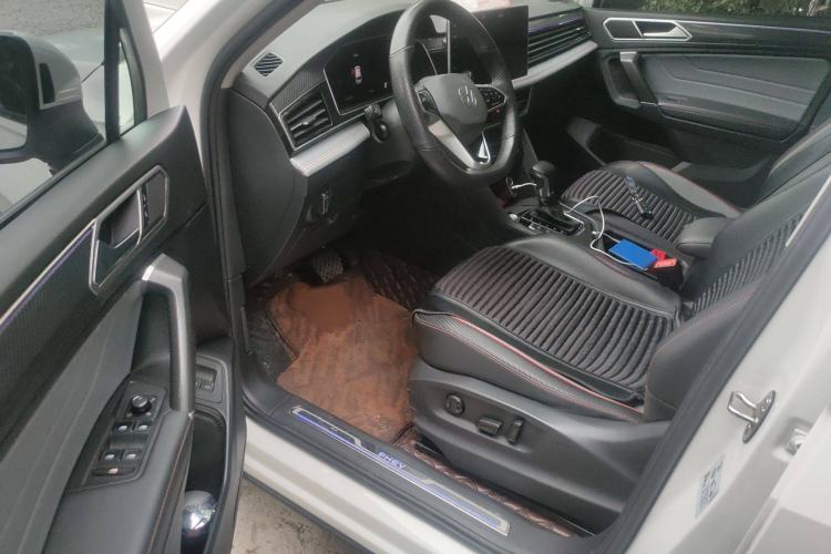 Used Volkswagen Tiguan L New Energy 2022 430 PHEV Plug-in Hybrid Flagship Edition Interior 3