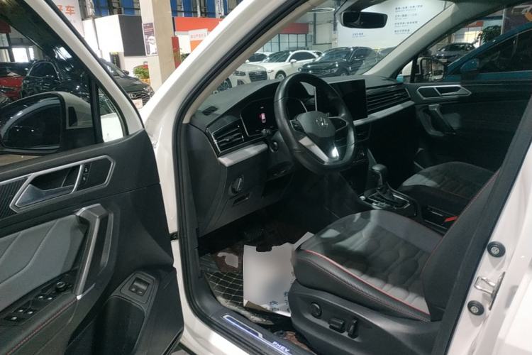 Used Volkswagen Tiguan L New Energy 2022 430 PHEV Plug-in Hybrid Flagship Edition Interior 3