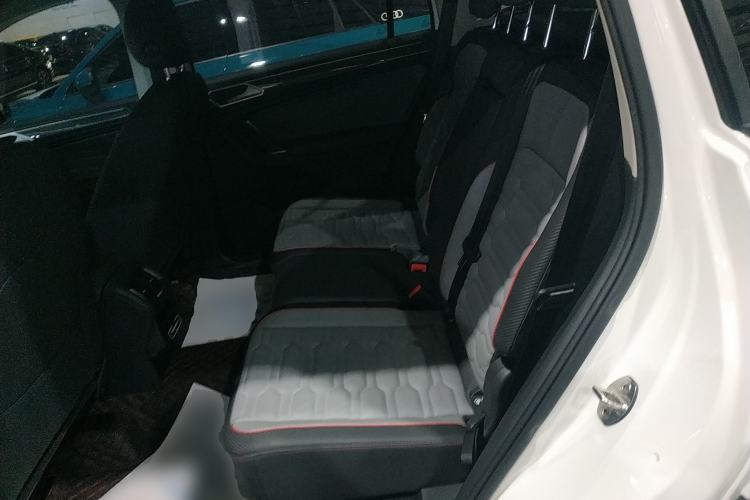 Used Volkswagen Tiguan L New Energy 2022 430 PHEV Plug-in Hybrid Flagship Edition Interior 4