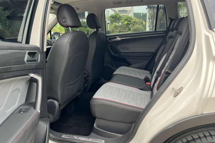 Used Volkswagen Tiguan L New Energy 2022 430 PHEV Plug-in Hybrid Prestige Edition Interior 5