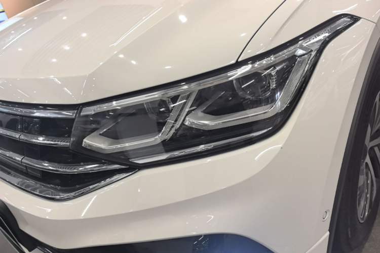 Used Volkswagen Tiguan L New Energy 2022 430 PHEV Plug-in Hybrid Flagship Edition Left Front Headlight