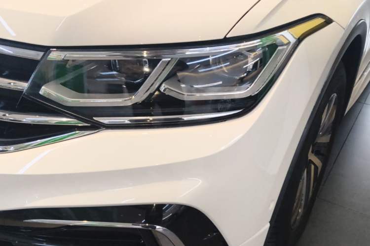 Used Volkswagen Tiguan L New Energy 2022 430 PHEV Plug-in Hybrid Flagship Edition Left Front Headlight