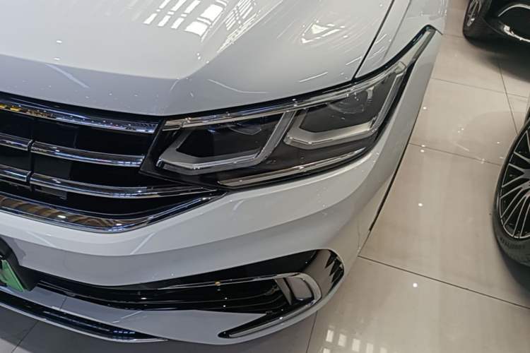 Used Volkswagen Tiguan L New Energy 2022 430 PHEV Plug-in Hybrid Prestige Edition Left Front Headlight