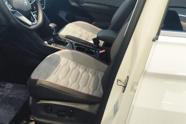 Used Volkswagen Tiguan L New Energy 2022 430 PHEV Plug-in Hybrid Flagship Edition Left Front Seat