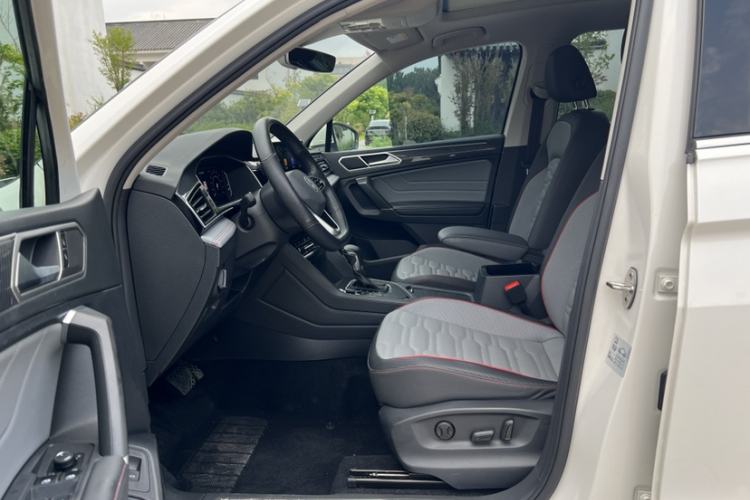 Used Volkswagen Tiguan L New Energy 2022 430 PHEV Plug-in Hybrid Prestige Edition Left Front Seat