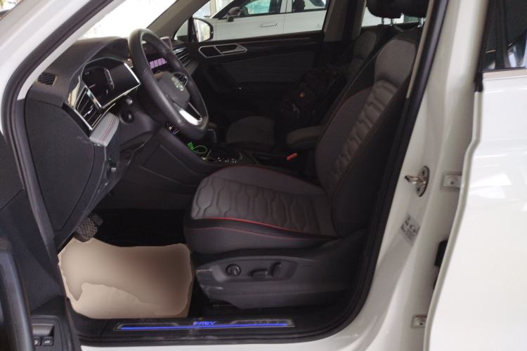 Used Volkswagen Tiguan L New Energy 2022 430 PHEV Plug-in Hybrid Flagship Edition Left Front Seat