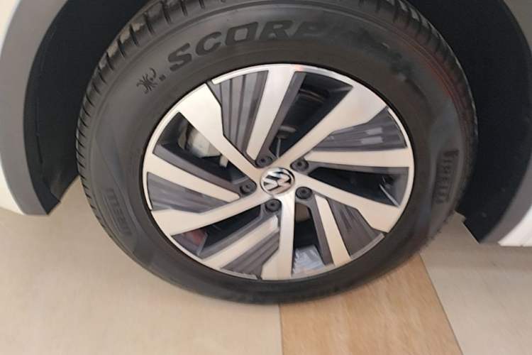 Used Volkswagen Tiguan L New Energy 2022 430 PHEV Plug-in Hybrid Prestige Edition Left Front Wheel Hub