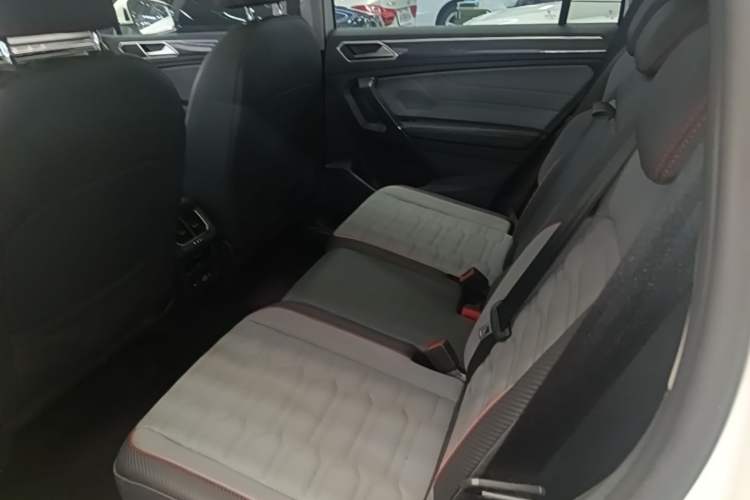 Used Volkswagen Tiguan L New Energy 2022 430 PHEV Plug-in Hybrid Prestige Edition Left Rear Seat