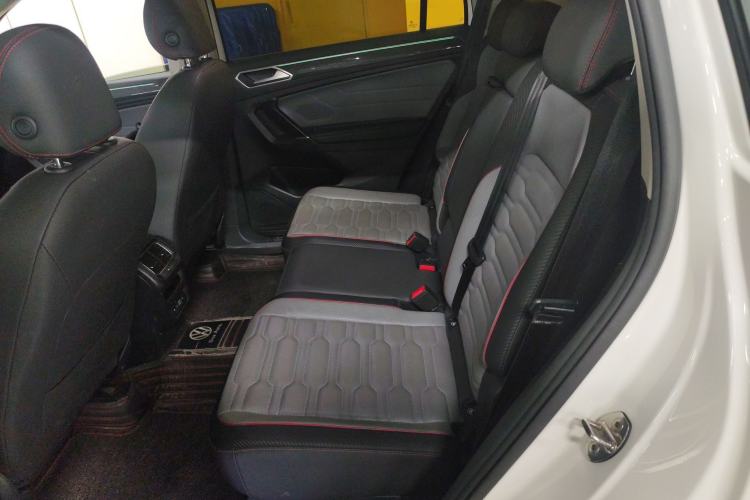 Used Volkswagen Tiguan L New Energy 2022 430 PHEV Plug-in Hybrid Flagship Edition Left Rear Seat