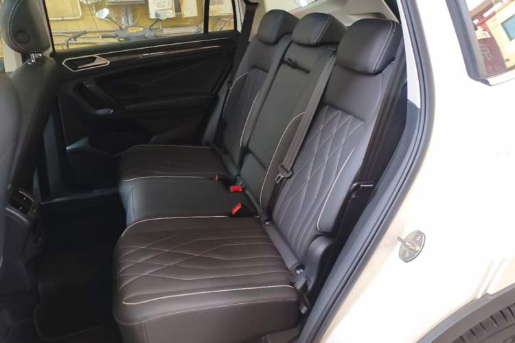 Used Volkswagen Tiguan L New Energy 2022 430 PHEV Plug-in Hybrid Prestige Edition Left Rear Seat