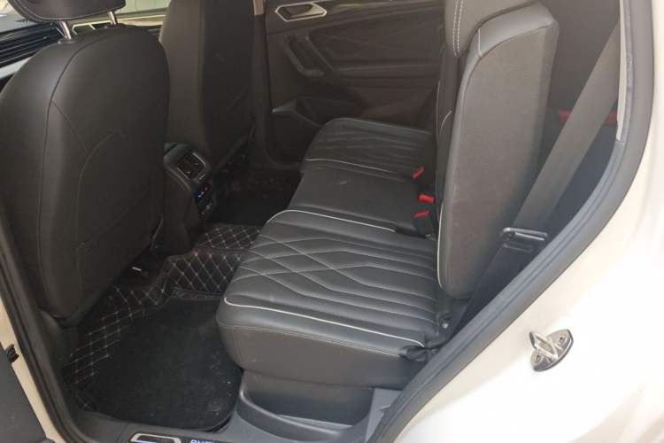 Used Volkswagen Tiguan L New Energy 2022 430 PHEV Plug-in Hybrid Prestige Edition Left Rear Seat