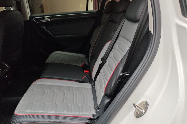 Used Volkswagen Tiguan L New Energy 2022 430 PHEV Plug-in Hybrid Flagship Edition Left Rear Seat